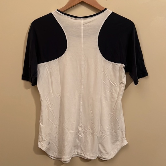 Lululemon Clari-Tee Short Sleeve Crewneck in White & Inkwell - Picture 9 of 10